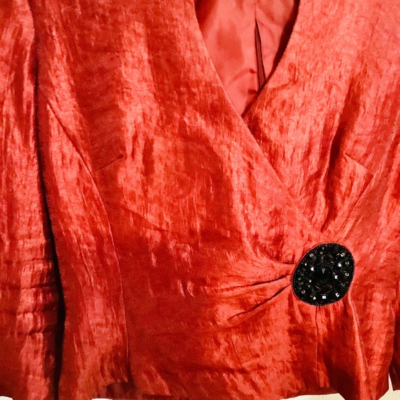 ❤️5/$15 Stunning Blazer Accented w/Brooch - Picture 5 of 7